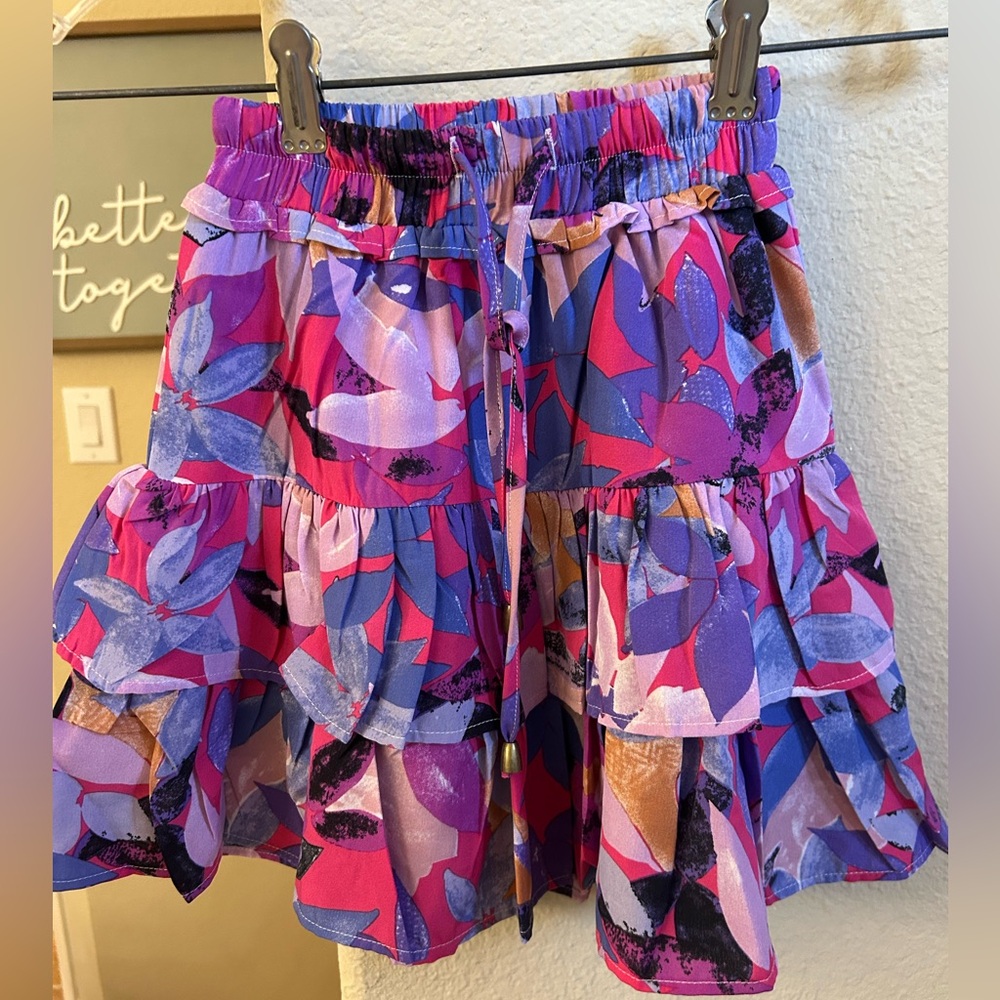 Vibrant Leaf Print Ruffle Skirt